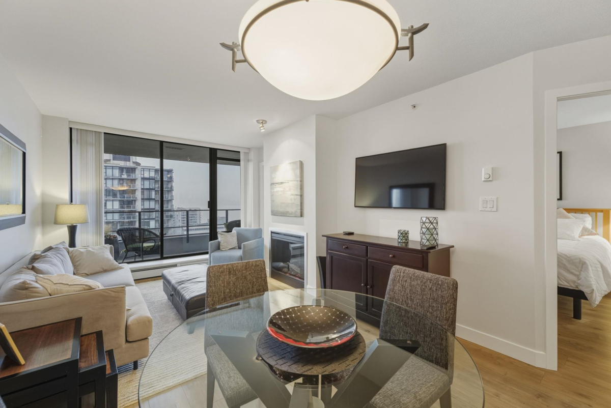 Kitchen Photo of 1102 151 W 2nd Street, North Vancouver, BC