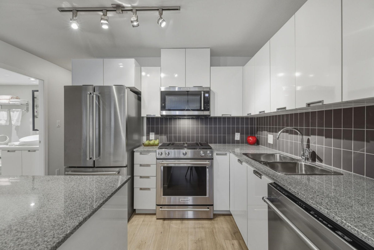 Primary Bedroom Photo of 1102 151 W 2nd Street, North Vancouver, BC