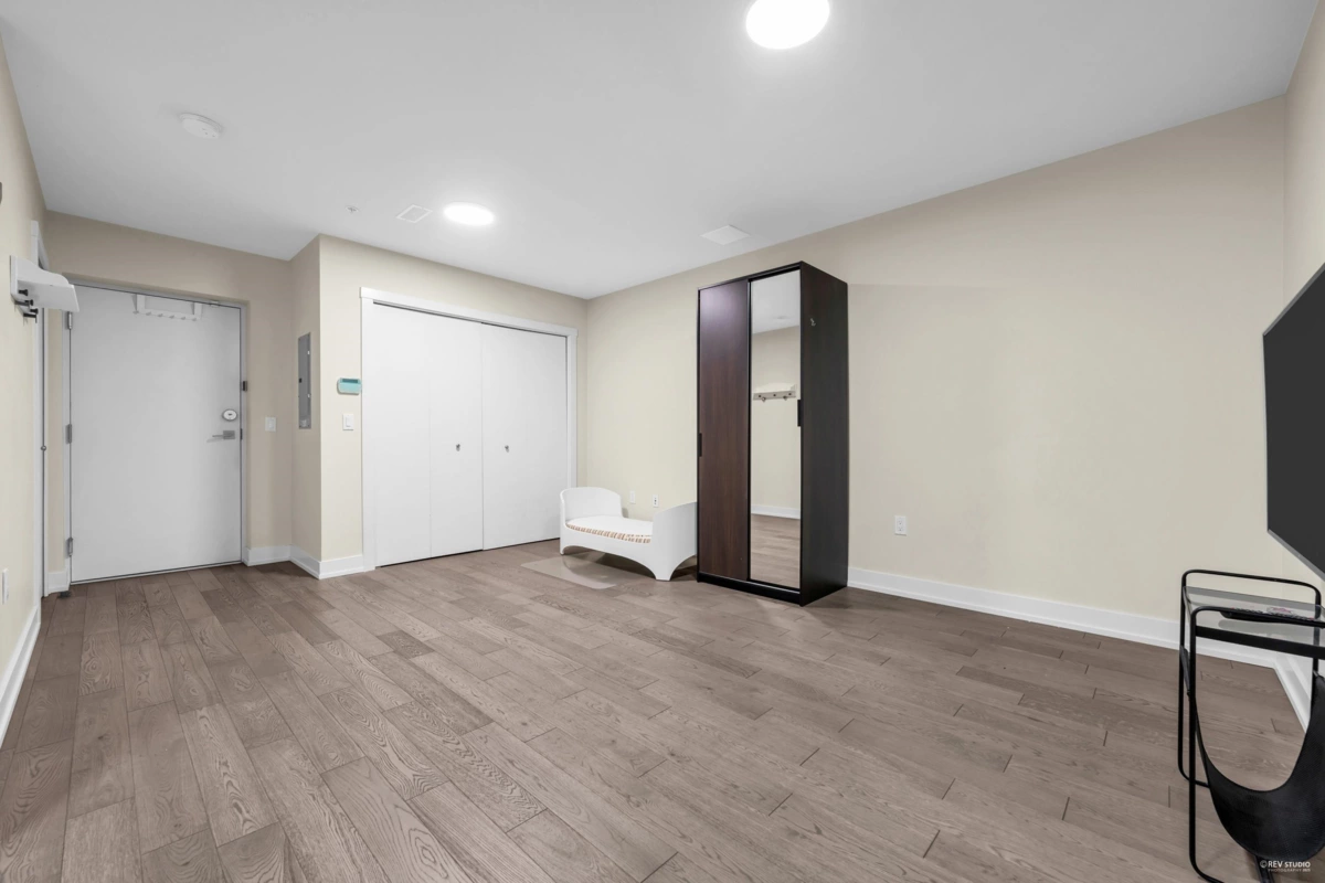 Garden / Landscaping Photo of 6098 Oak Street, Vancouver, BC