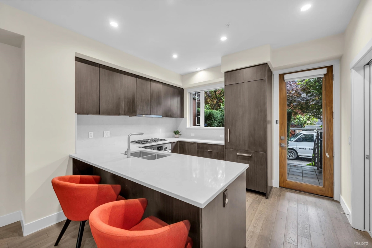 Guest Bathroom Photo of 6098 Oak Street, Vancouver, BC