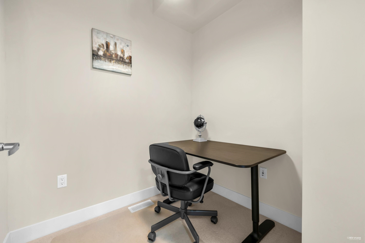 Outdoor Deck Photo of 6098 Oak Street, Vancouver, BC