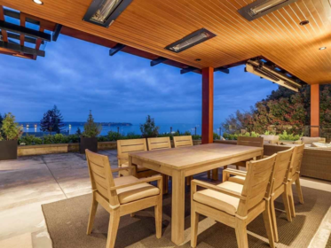 Kitchen Island Photo of 4308 Rockridge Road, West Vancouver, BC