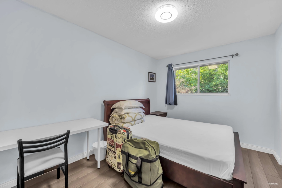 Powder Room Photo of 10235 176 Street, Surrey, BC