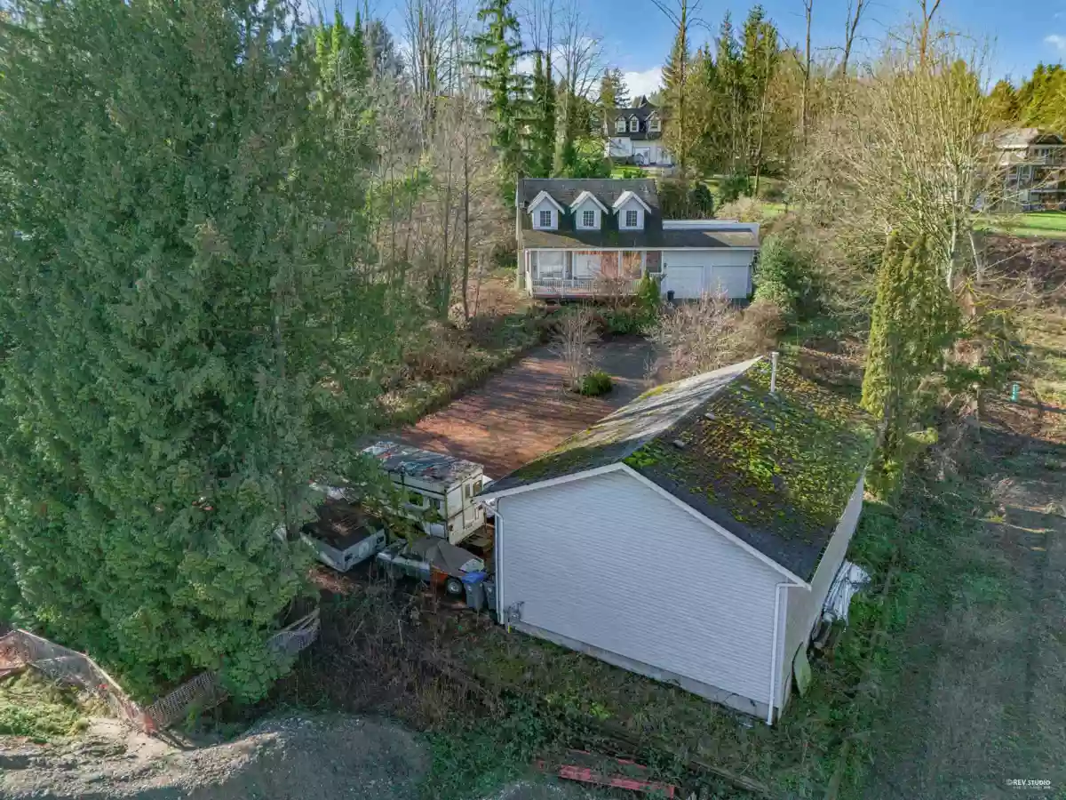 Swimming Pool Photo of 10235 176 Street, Surrey, BC