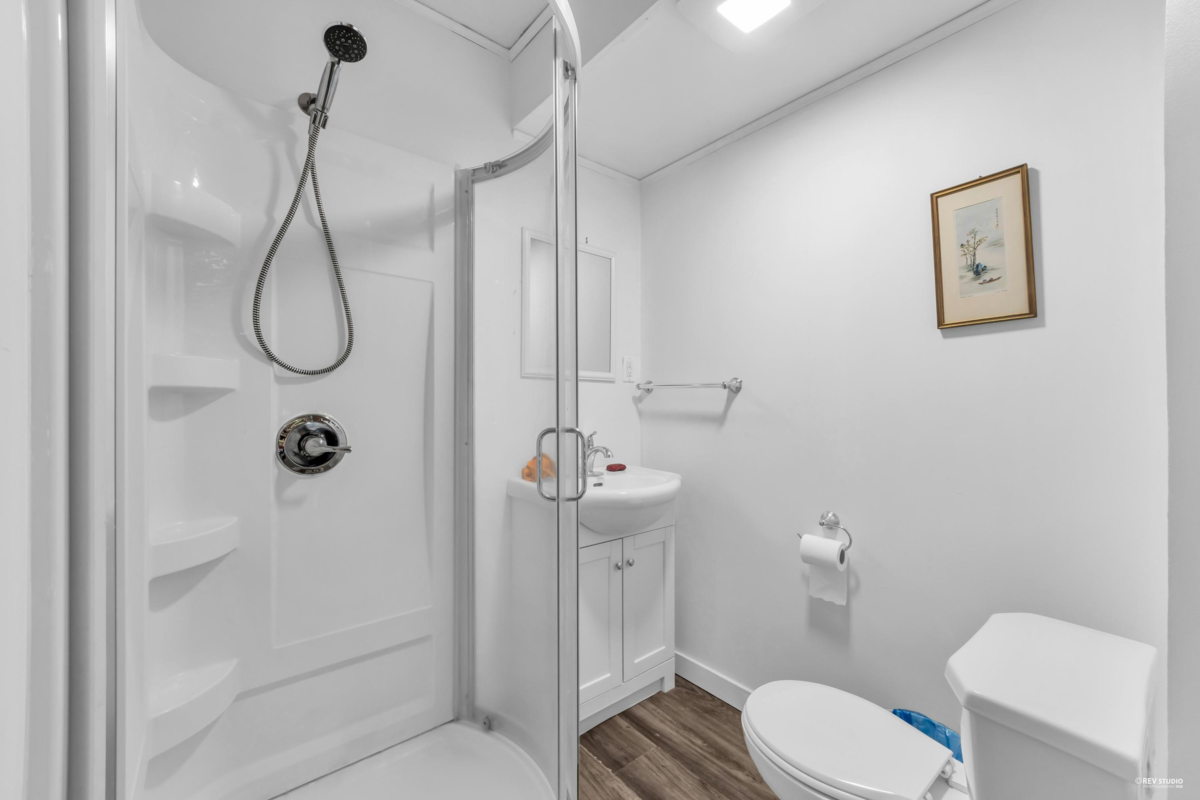 Walk-In Closet Photo of 10235 176 Street, Surrey, BC