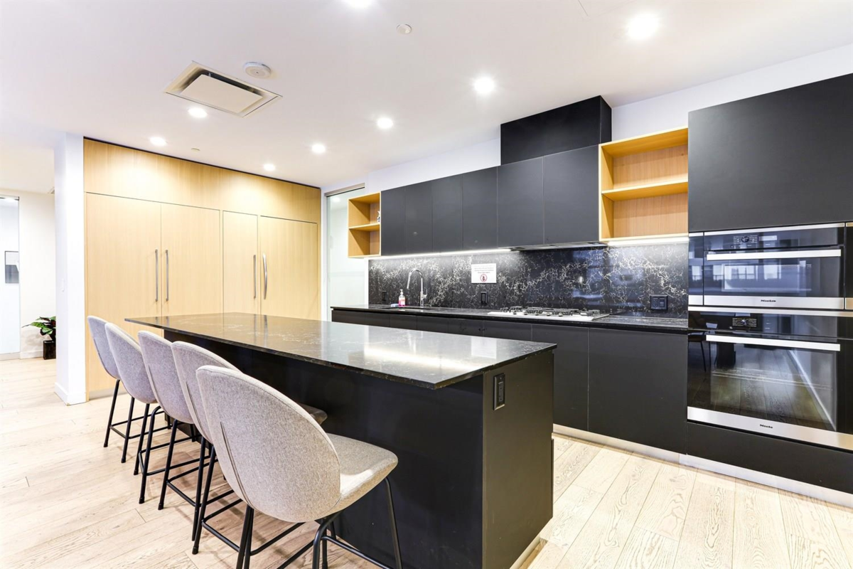 Backyard Photo of 4406 6000 Mckay Avenue, Burnaby, BC