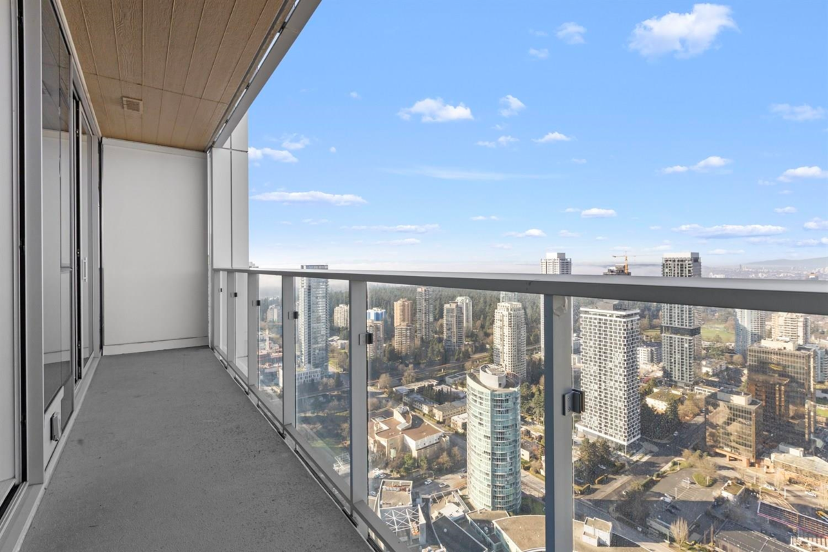 Dining Area Photo of 4406 6000 Mckay Avenue, Burnaby, BC
