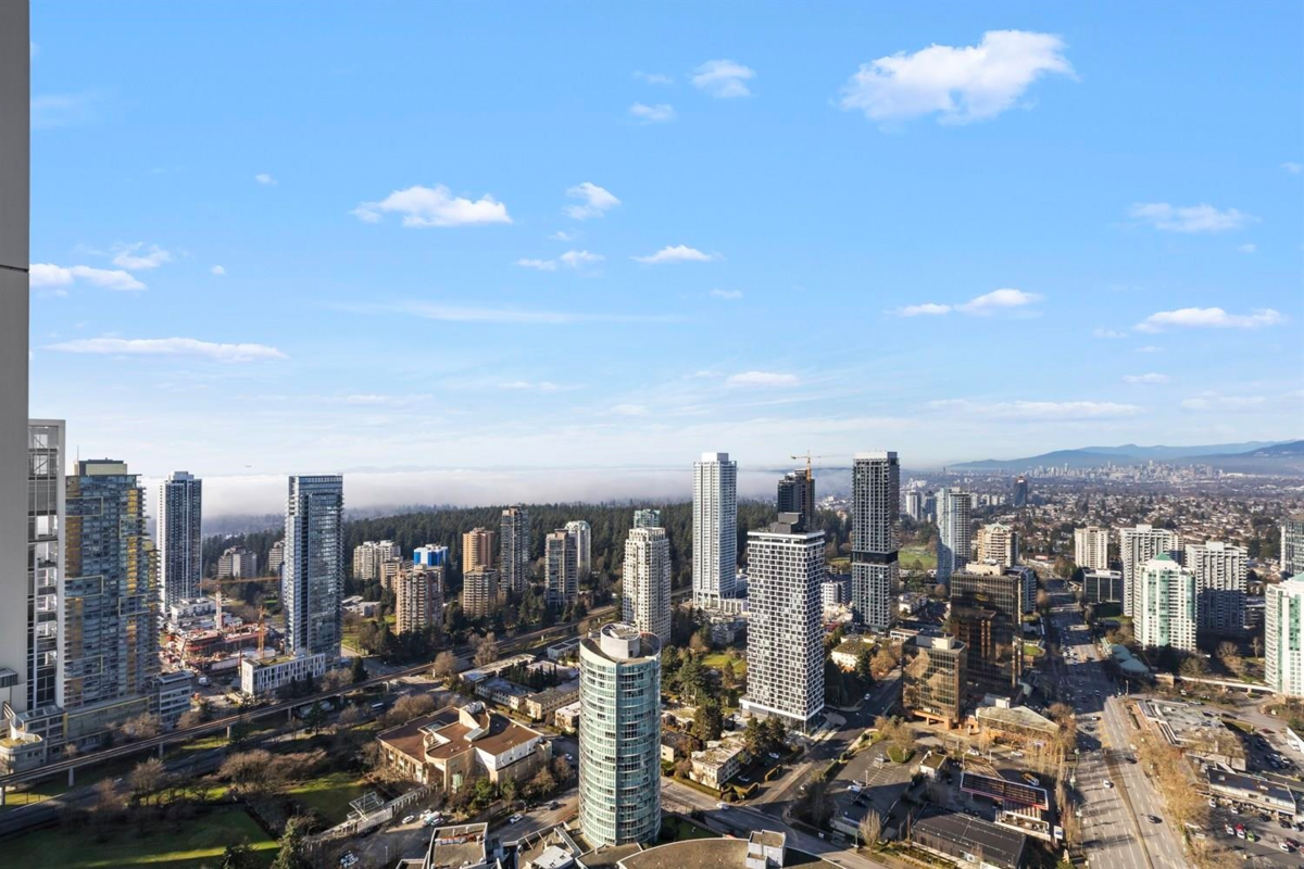 Living Room Photo of 4406 6000 Mckay Avenue, Burnaby, BC