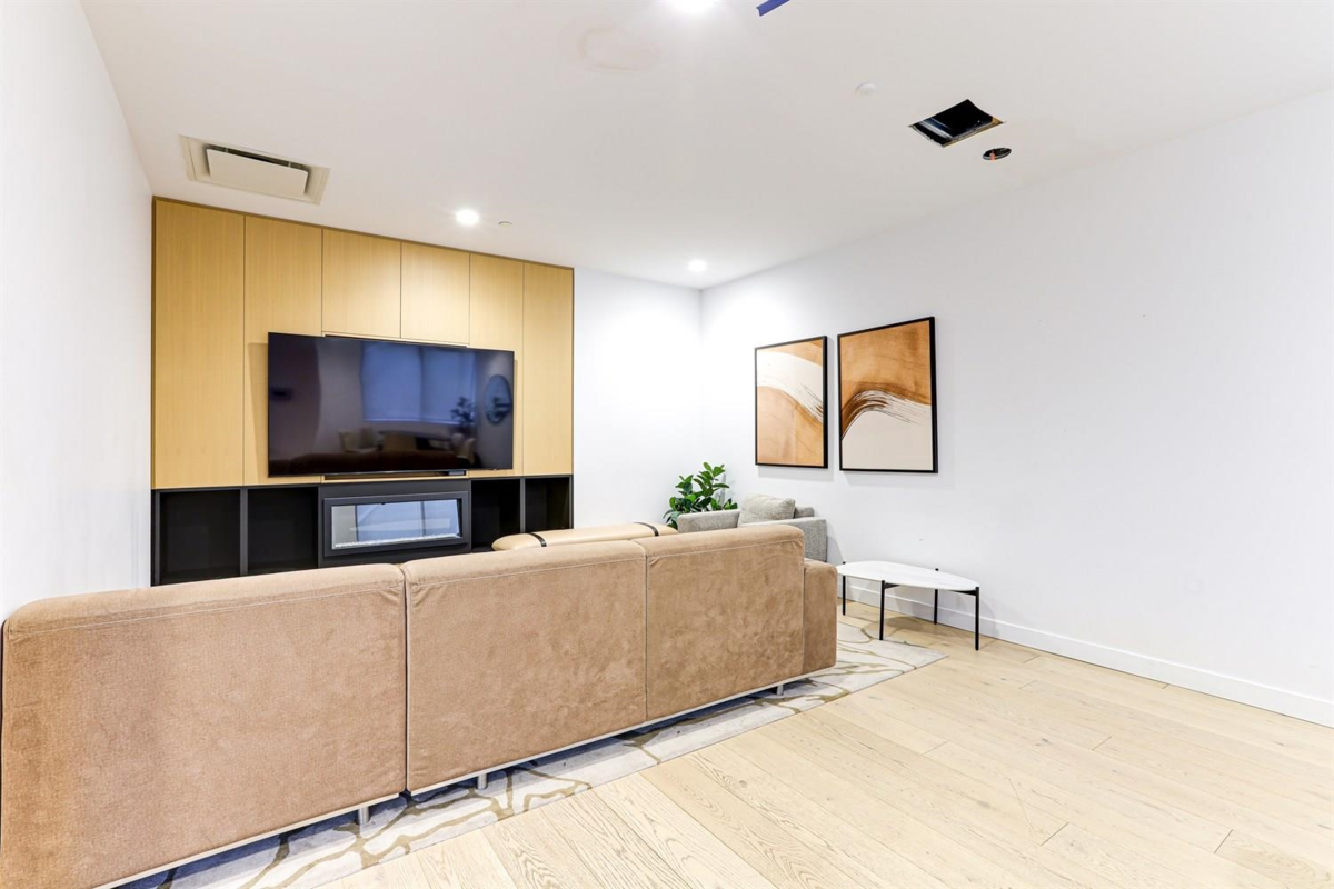 Outdoor Patio Photo of 4406 6000 Mckay Avenue, Burnaby, BC