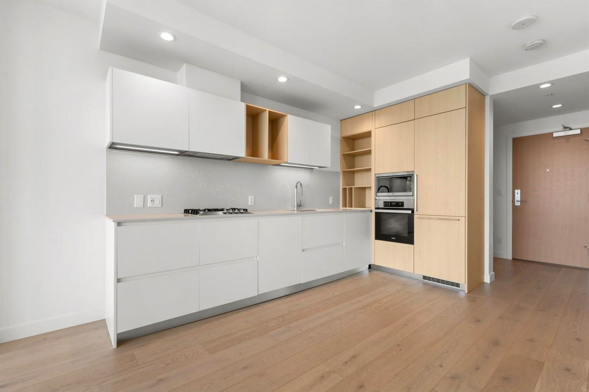 Primary Bathroom Photo of 4406 6000 Mckay Avenue, Burnaby, BC