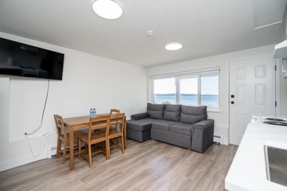 Hot Tub / Spa Photo of 15452 Victoria Avenue, White Rock, BC