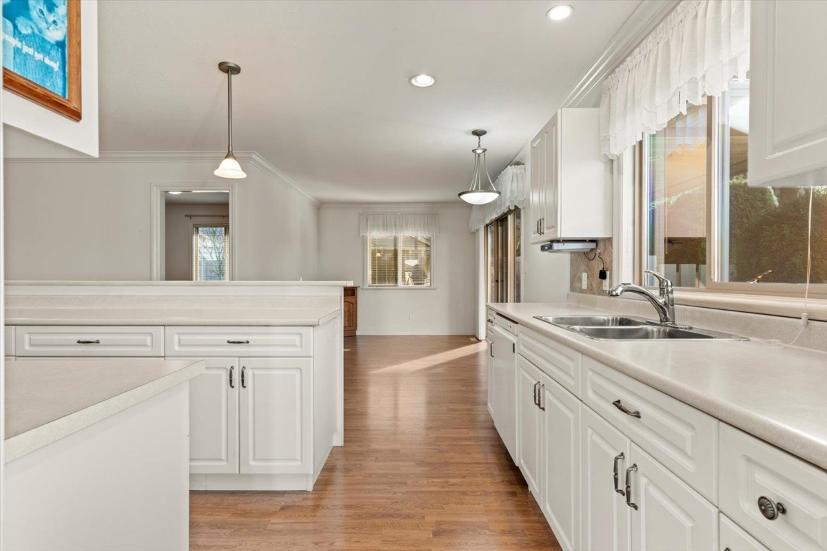 Bedroom 4 Photo of 86 46000 Thomas Road, Chilliwack, BC