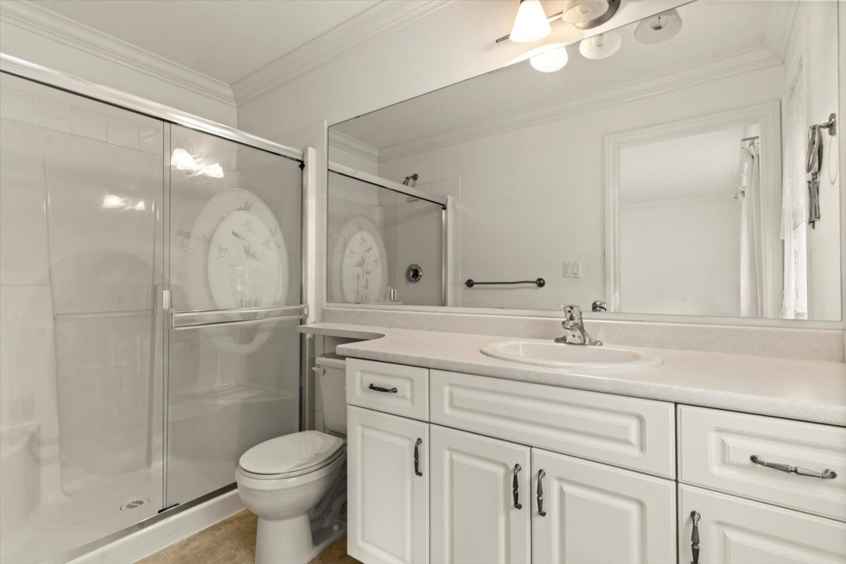 Entry Foyer Photo of 86 46000 Thomas Road, Chilliwack, BC