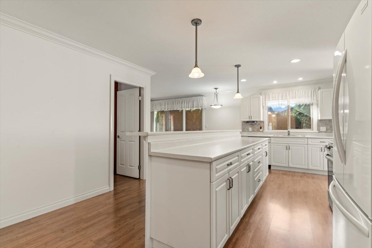 Guest Bathroom Photo of 86 46000 Thomas Road, Chilliwack, BC