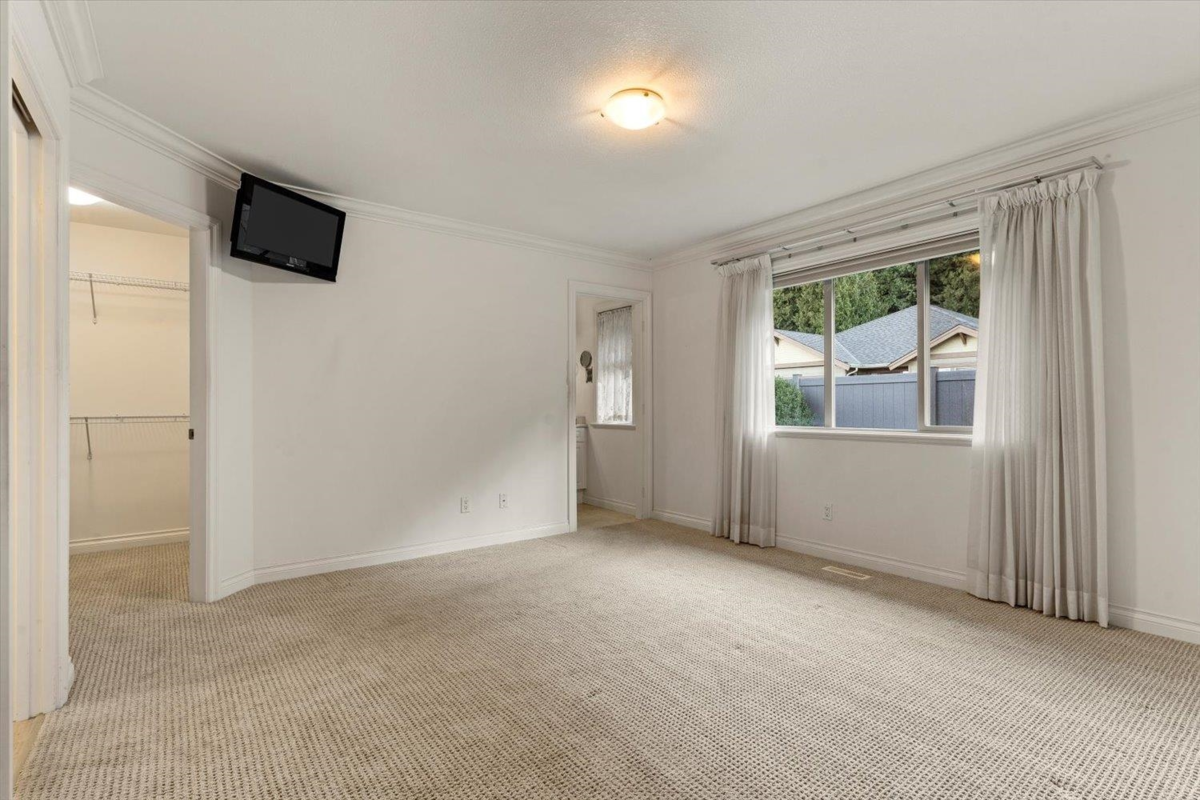 Hallway Photo of 86 46000 Thomas Road, Chilliwack, BC