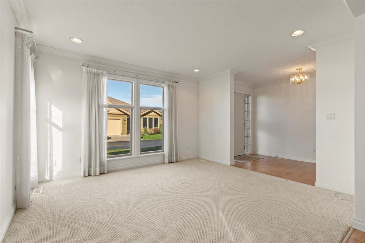 Kitchen Island Photo of 86 46000 Thomas Road, Chilliwack, BC