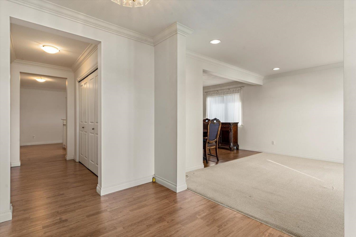 Walk-In Closet Photo of 86 46000 Thomas Road, Chilliwack, BC