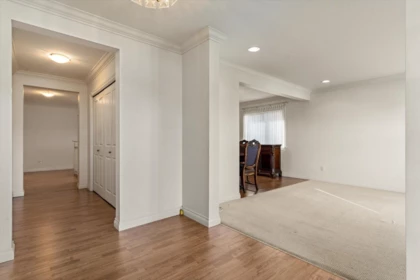 Walk-In Closet Photo of 86 46000 Thomas Road, Chilliwack, BC