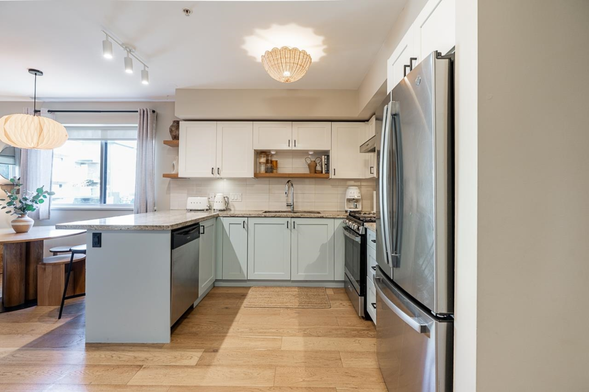 Family Room Photo of 3174 Prince Edward Street, Vancouver, BC