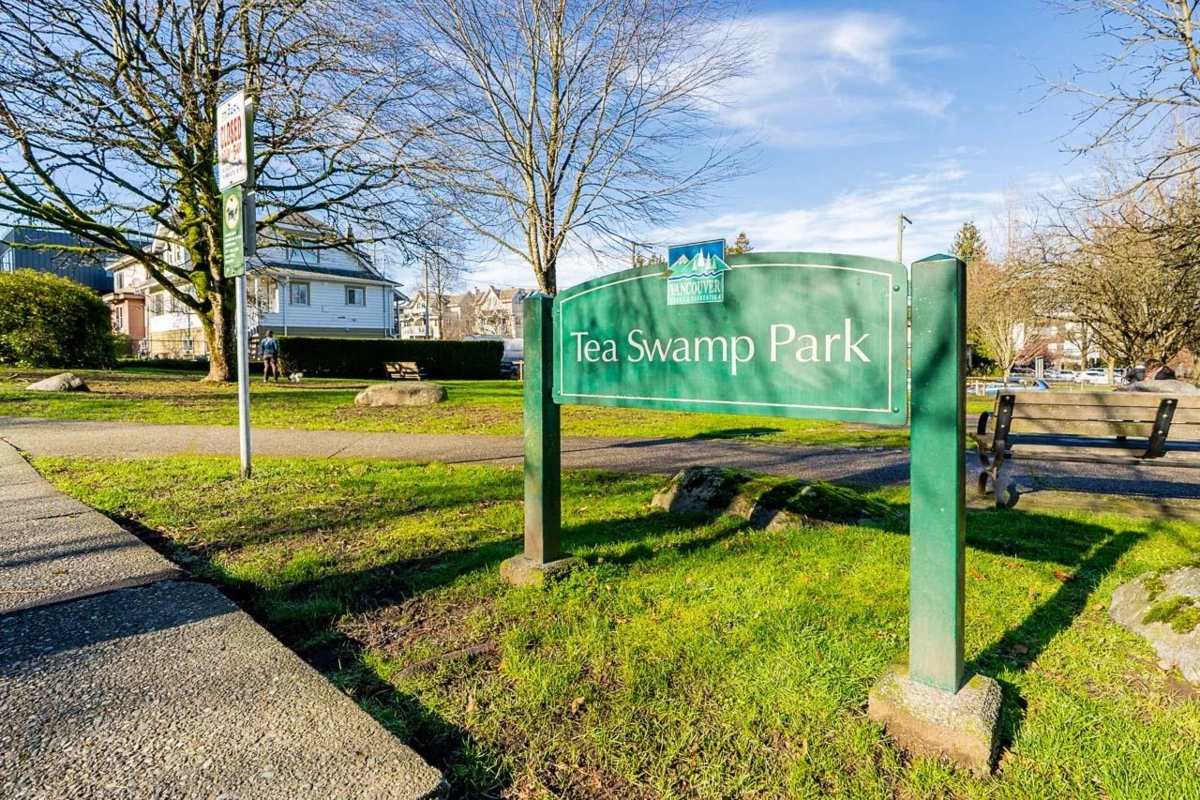 Front Yard Photo of 3174 Prince Edward Street, Vancouver, BC