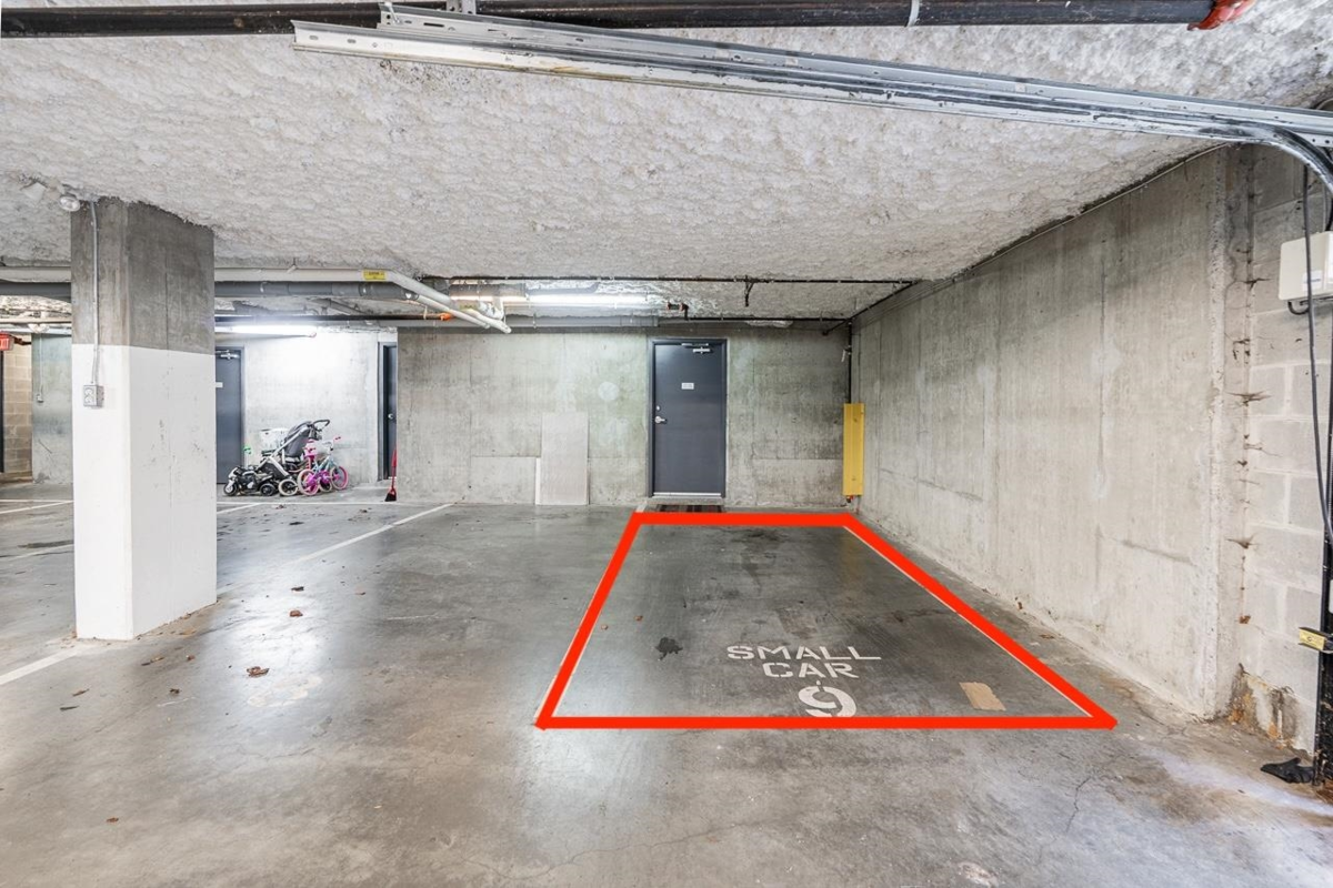 Hallway Photo of 3174 Prince Edward Street, Vancouver, BC