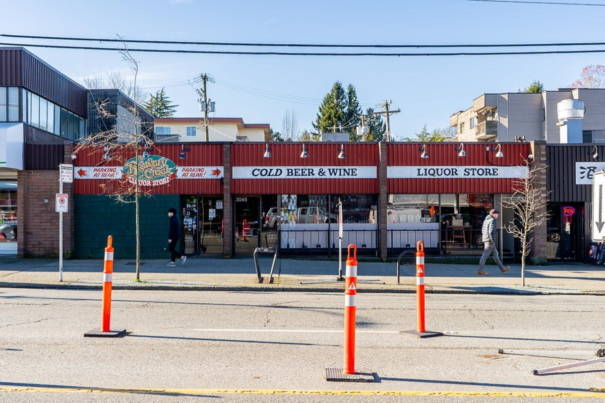 Hot Tub / Spa Photo of 3174 Prince Edward Street, Vancouver, BC