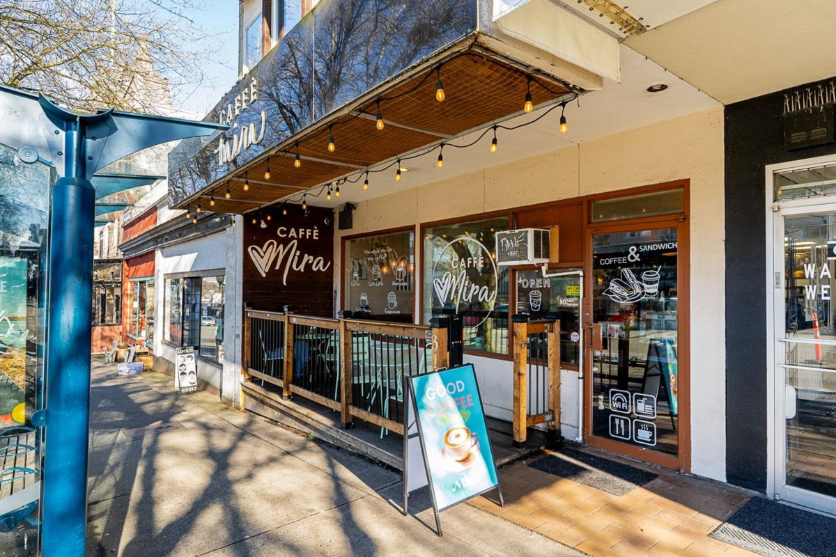 Swimming Pool Photo of 3174 Prince Edward Street, Vancouver, BC
