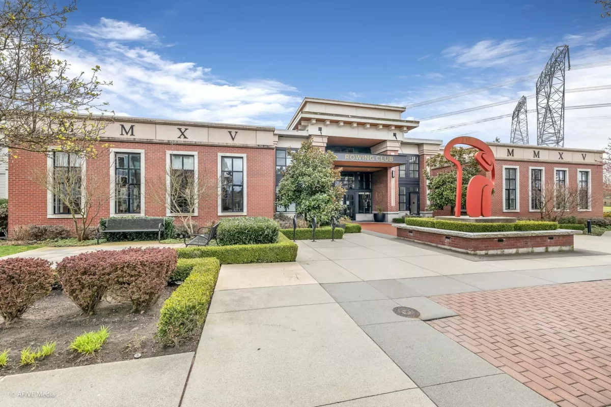 Basement Recreation Room Photo of 327 15137 33 Avenue, Surrey, BC