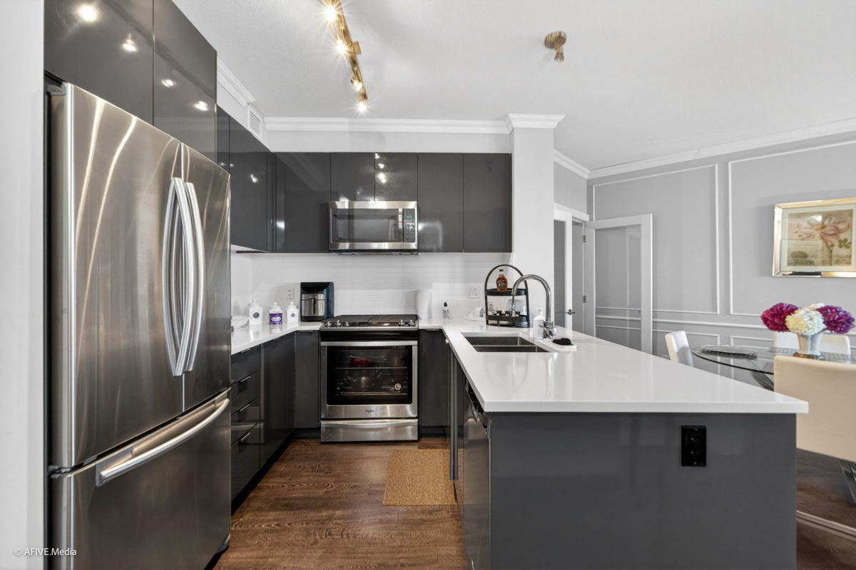 Breakfast Nook Photo of 327 15137 33 Avenue, Surrey, BC