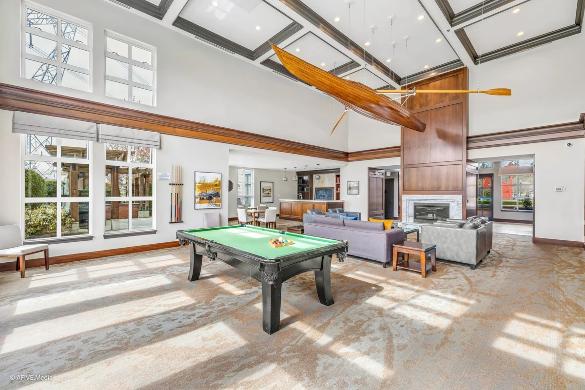 Entry Foyer Photo of 327 15137 33 Avenue, Surrey, BC