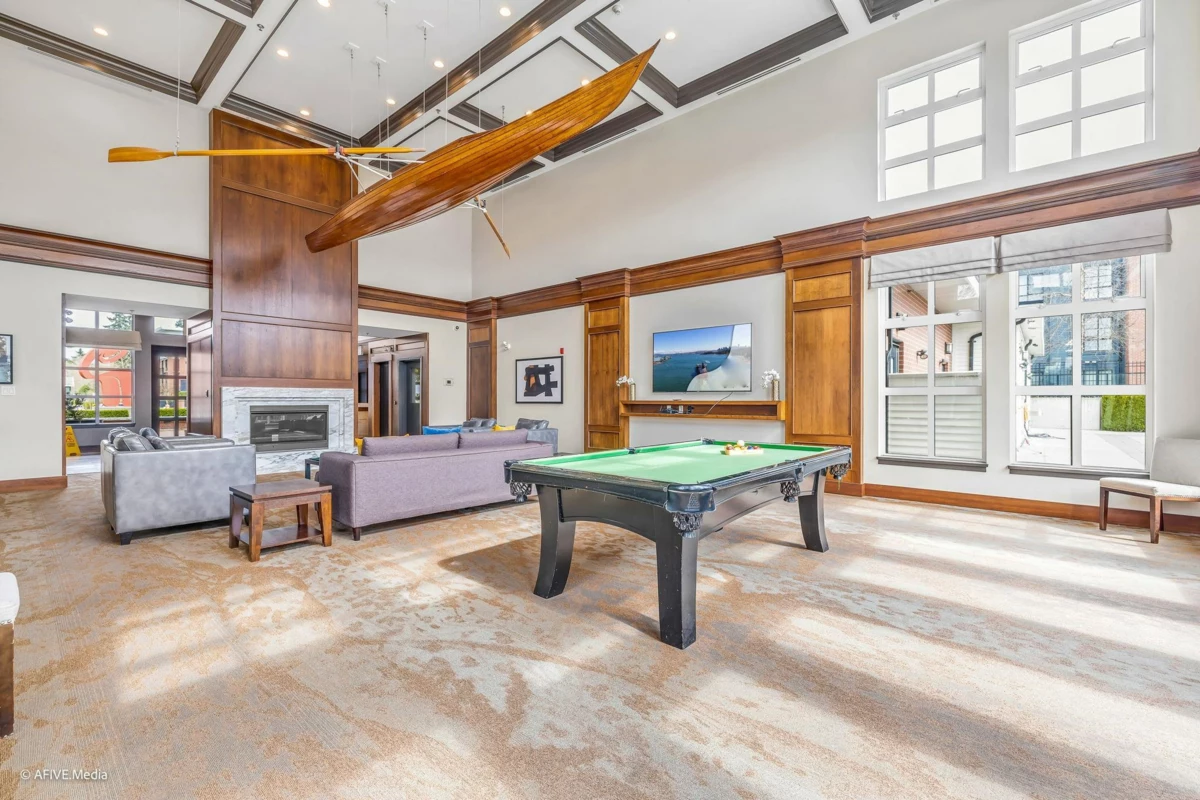 Hallway Photo of 327 15137 33 Avenue, Surrey, BC