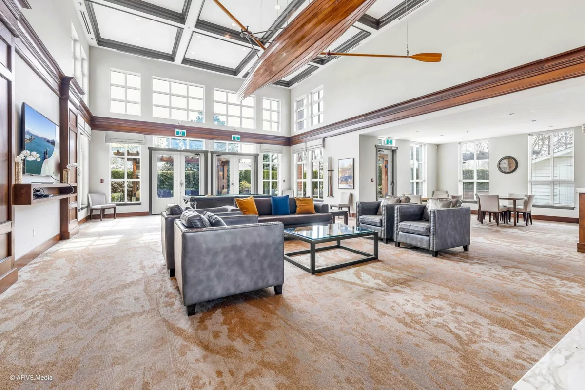 Mudroom Photo of 327 15137 33 Avenue, Surrey, BC