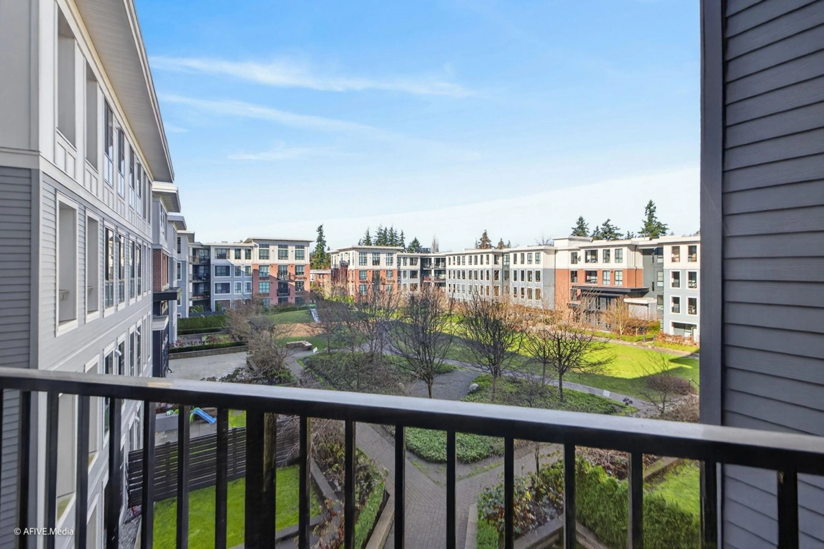 Office / Den Photo of 327 15137 33 Avenue, Surrey, BC