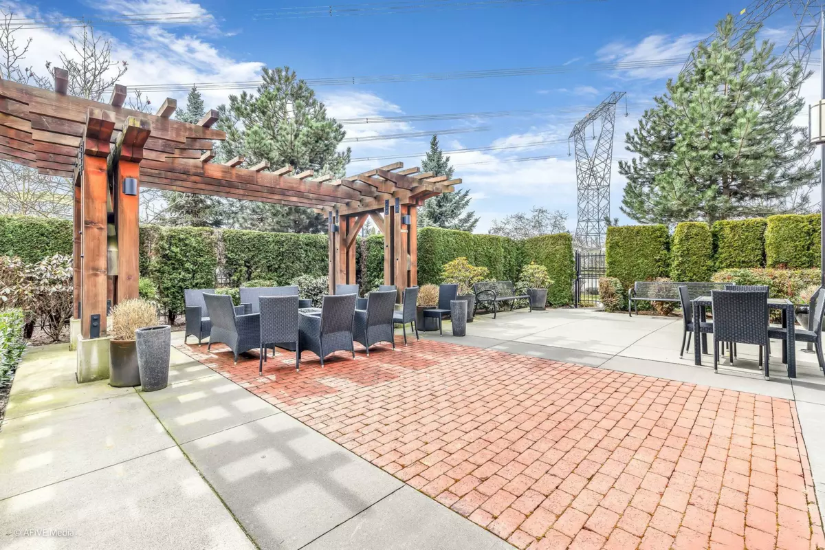 Staircase Photo of 327 15137 33 Avenue, Surrey, BC