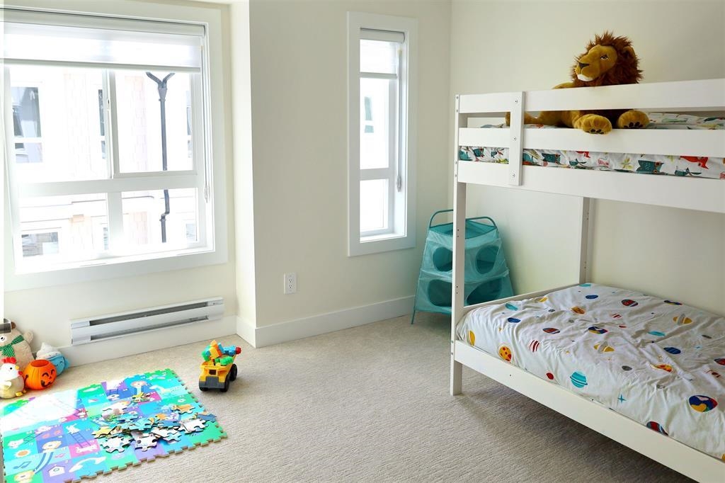 Family Room Photo of 32 8181 135a Street, Surrey, BC