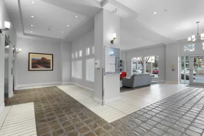 318 10180 153 Street, Surrey, BC