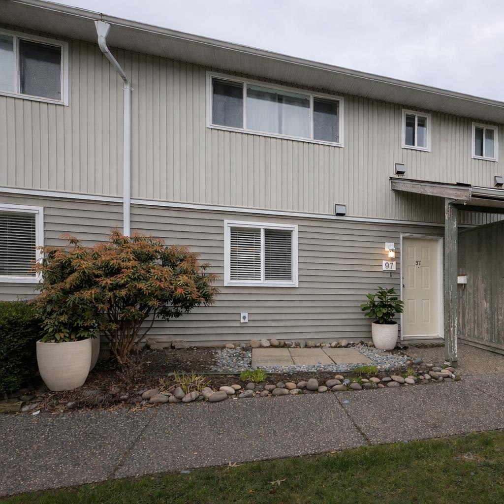 Swimming Pool Photo of 97 45185 Wolfe Road, Chilliwack, BC