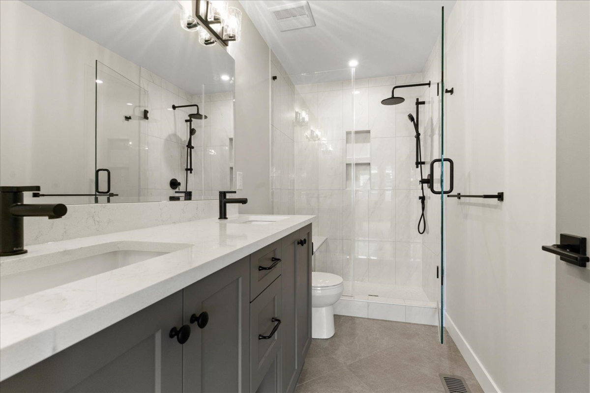 Entry Foyer Photo of 110 46211 Promontory Road, Chilliwack, BC