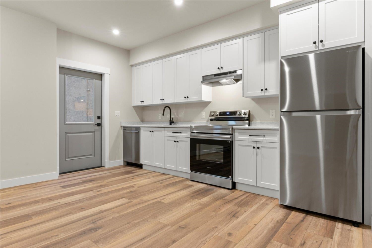 Swimming Pool Photo of 110 46211 Promontory Road, Chilliwack, BC