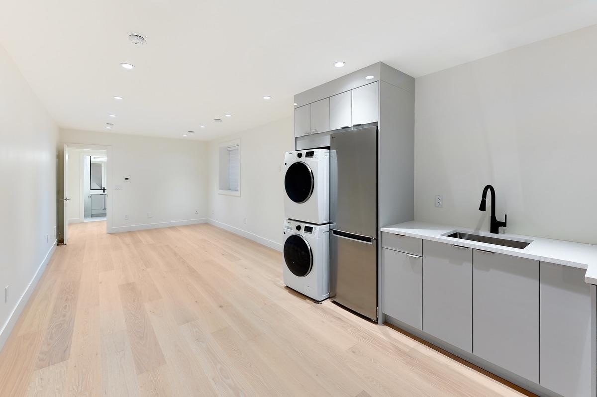 Fitness Center Photo Near 806 Montroyal Boulevard, North Vancouver, BC