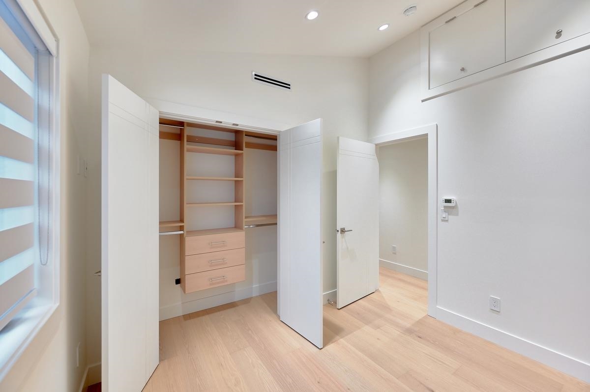 Hot Tub / Spa Photo of 806 Montroyal Boulevard, North Vancouver, BC