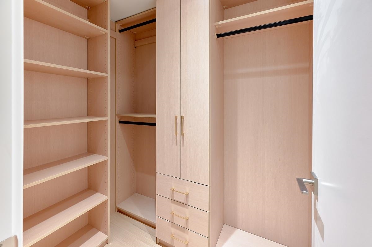 Mudroom Photo of 806 Montroyal Boulevard, North Vancouver, BC