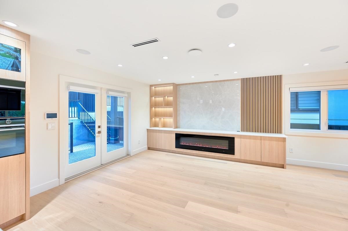 Primary Bedroom Photo of 806 Montroyal Boulevard, North Vancouver, BC