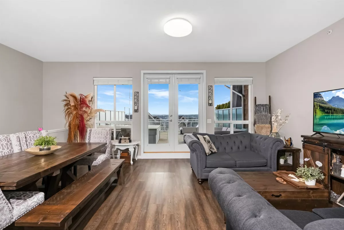 Breakfast Nook Photo of 410 6470 194 Street, Surrey, BC