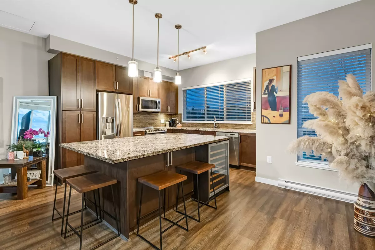 Dining Area Photo of 410 6470 194 Street, Surrey, BC