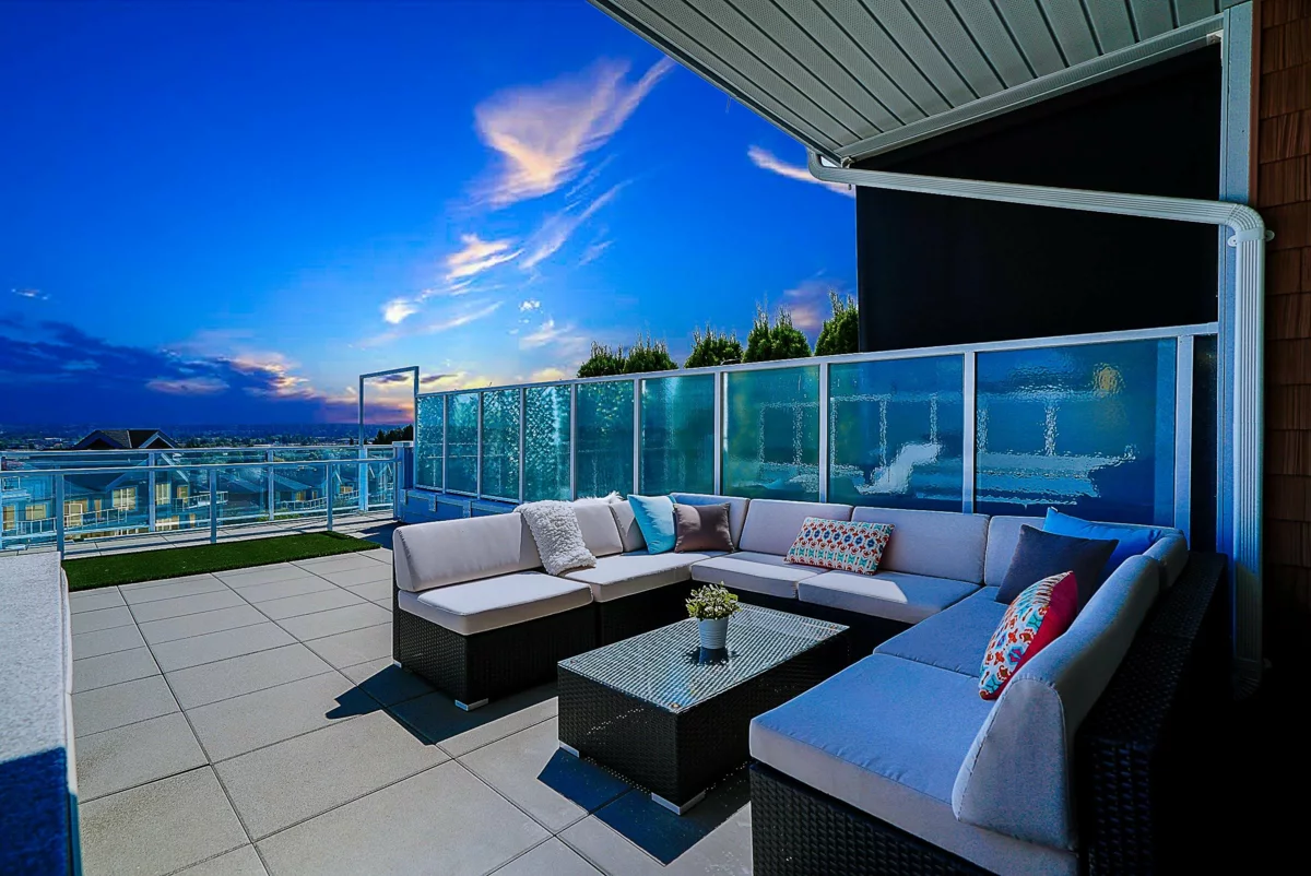 Entry Foyer Photo of 410 6470 194 Street, Surrey, BC