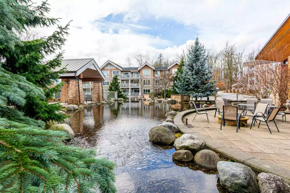 Front Yard Photo of 410 6470 194 Street, Surrey, BC