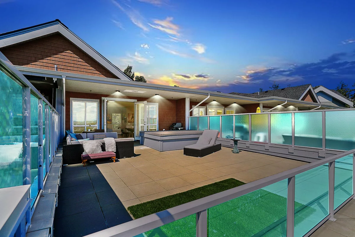 Hallway Photo of 410 6470 194 Street, Surrey, BC