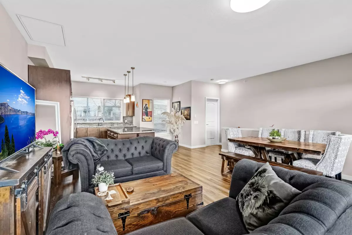 Walk-In Closet Photo of 410 6470 194 Street, Surrey, BC