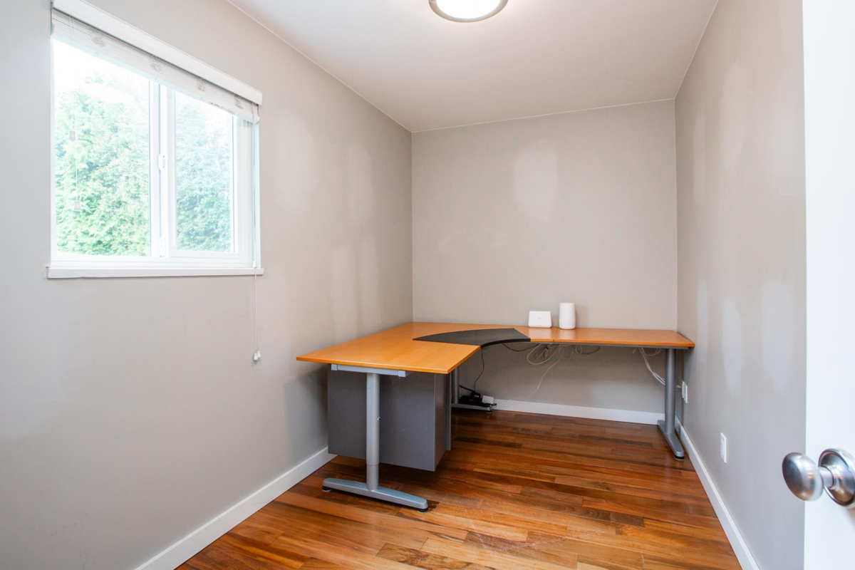 Powder Room Photo of 20338 90 Avenue, Langley, BC